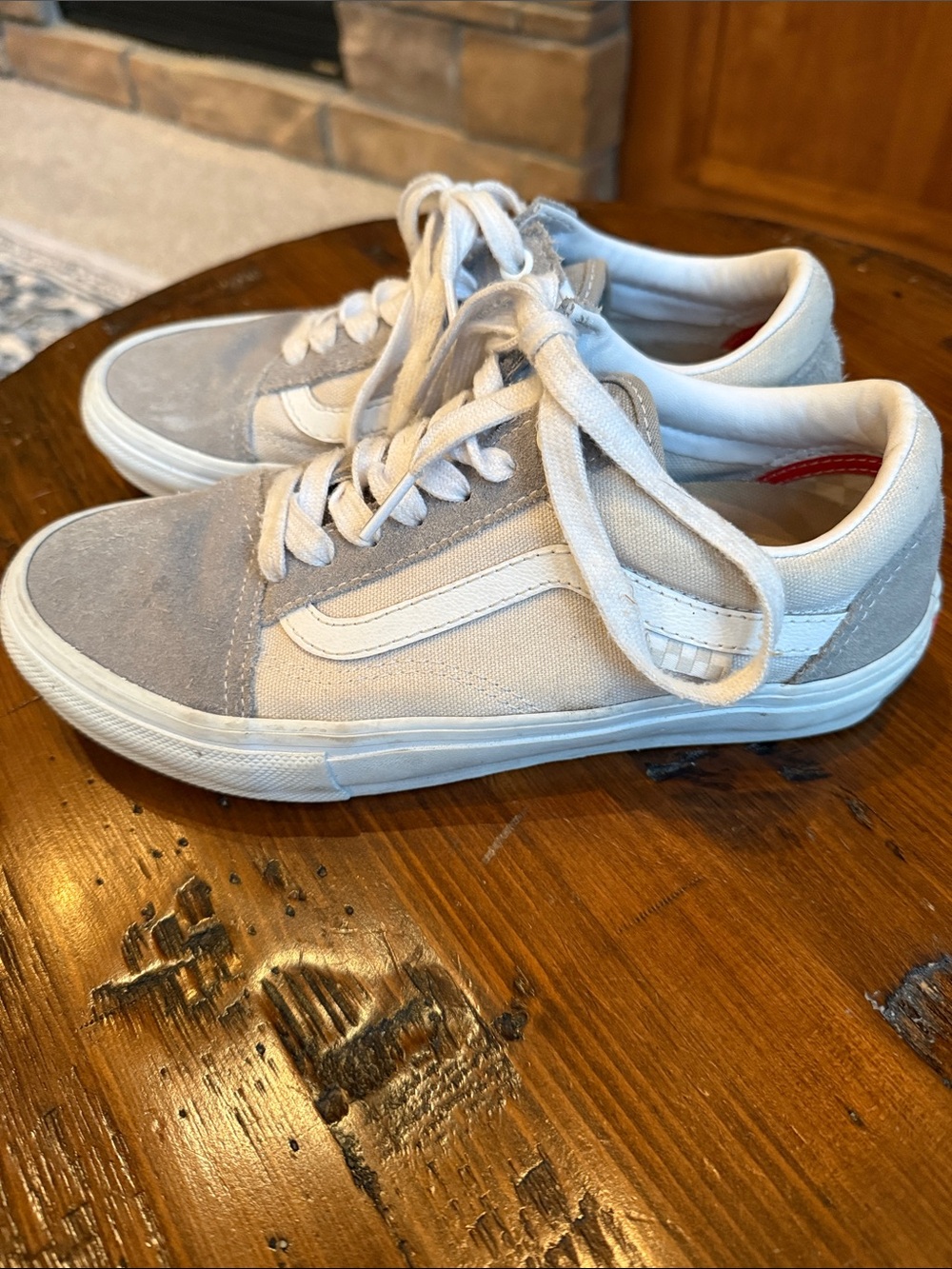 Vans Low-Top Sneakers in Light Gray and White